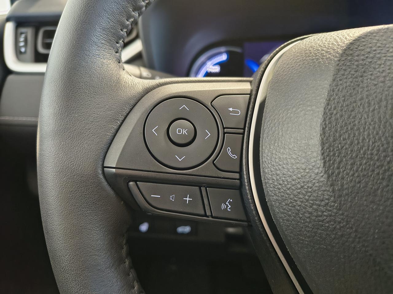 2023 Toyota RAV4 Hybrid XLE Photo