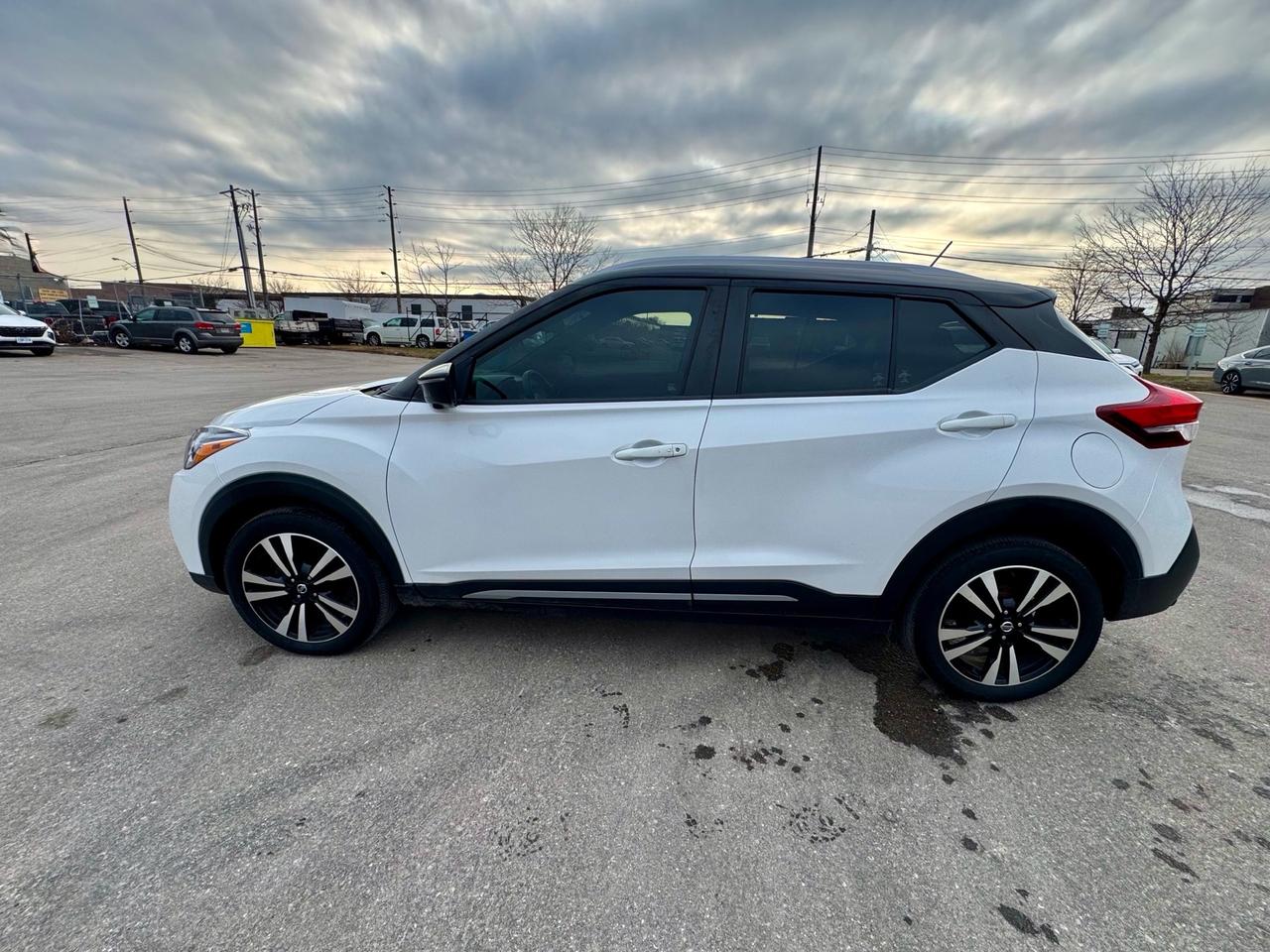 2019 Nissan Kicks SV Photo4