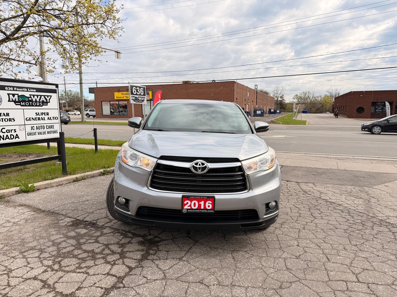 2016 Toyota Highlander LE 7 PASS NEW BRAKES NEW TIRES BACKUP CAM Photo