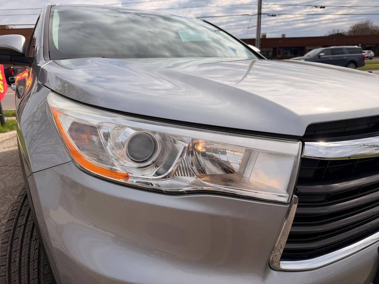 2016 Toyota Highlander LE 7 PASS NEW BRAKES NEW TIRES BACKUP CAM Photo