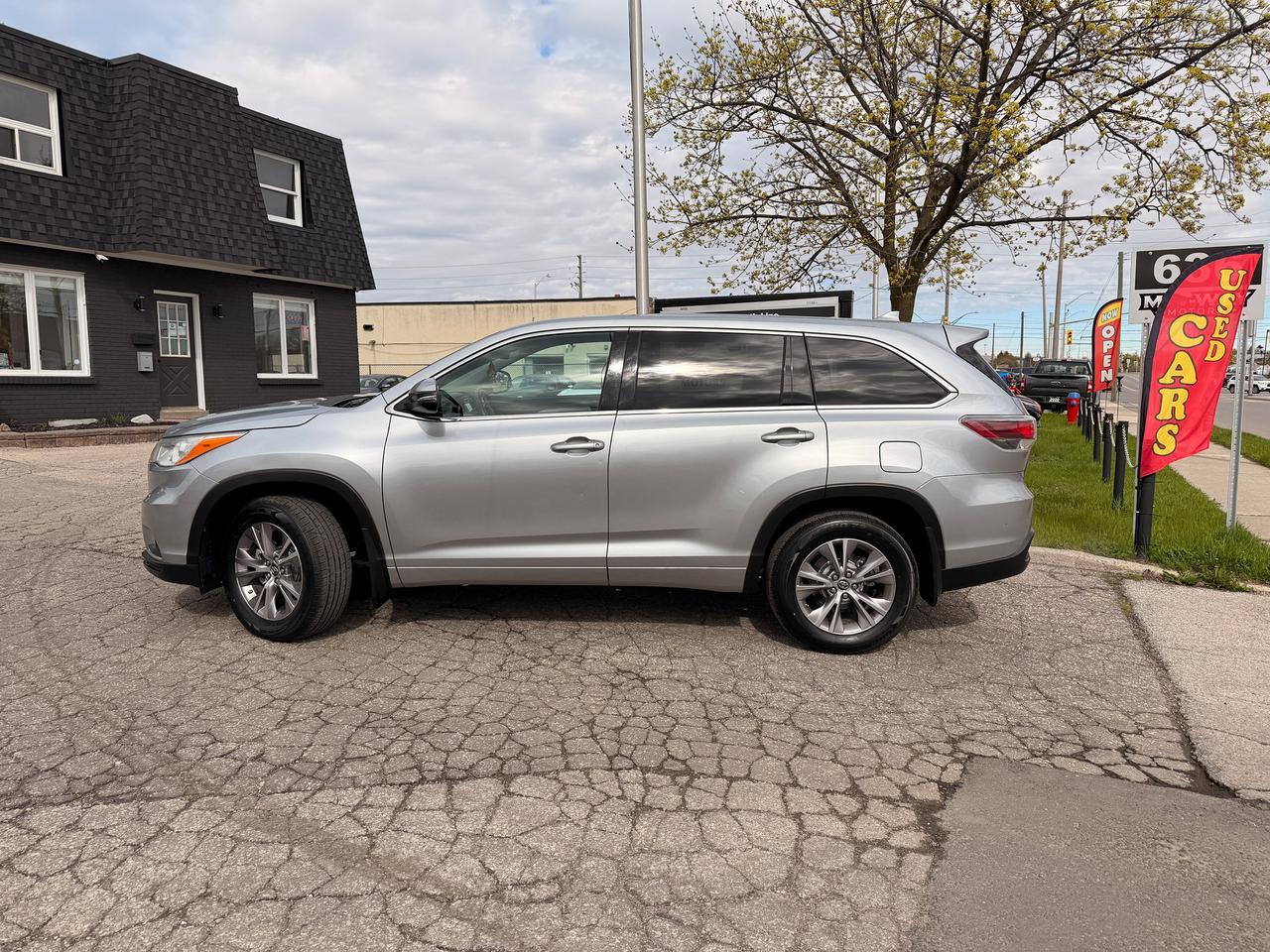 2016 Toyota Highlander LE 7 PASS NEW BRAKES NEW TIRES BACKUP CAM Photo