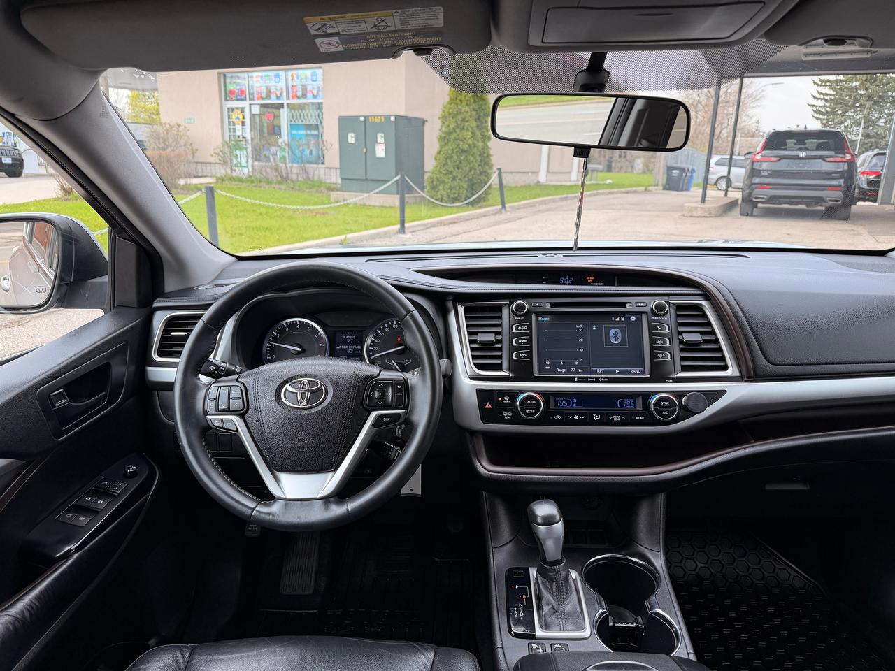 2016 Toyota Highlander LE 7 PASS NEW BRAKES NEW TIRES BACKUP CAM Photo