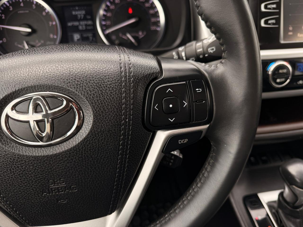 2016 Toyota Highlander LE 7 PASS NEW BRAKES NEW TIRES BACKUP CAM Photo