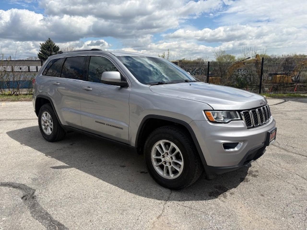 2018 Jeep Grand Cherokee LAREDO 4X4 V6-ONLY 95KM-1 OWNER-NO ACCIDENTS! Photo