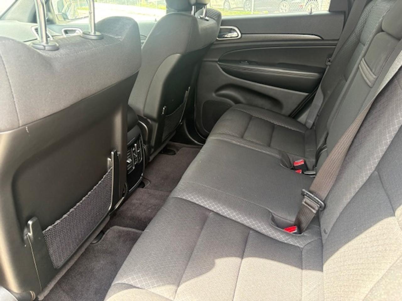 2018 Jeep Grand Cherokee LAREDO 4X4 V6-ONLY 95KM-1 OWNER-NO ACCIDENTS! Photo
