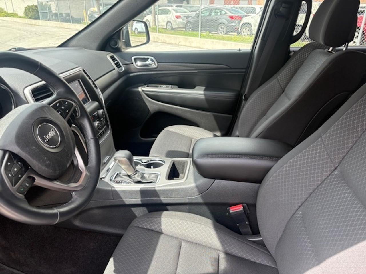 2018 Jeep Grand Cherokee LAREDO 4X4 V6-ONLY 95KM-1 OWNER-NO ACCIDENTS! Photo