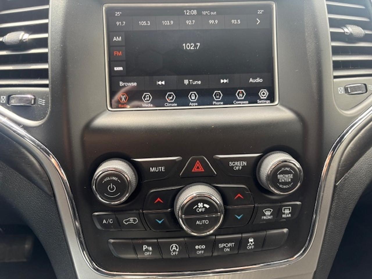 2018 Jeep Grand Cherokee LAREDO 4X4 V6-ONLY 95KM-1 OWNER-NO ACCIDENTS! Photo