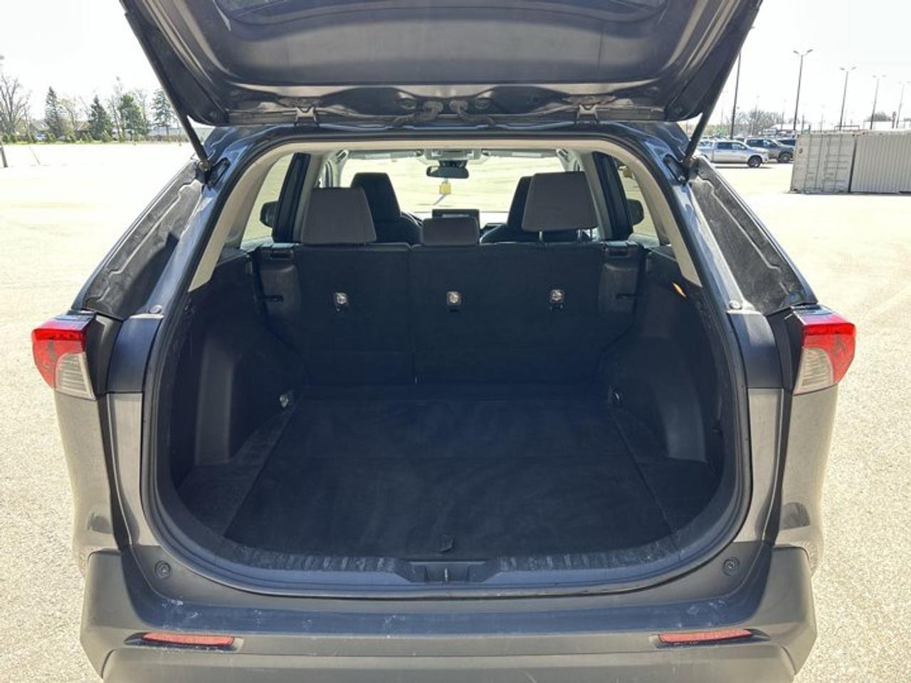 2021 Toyota RAV4 LE AWD | NO ACCIDENTS Photo