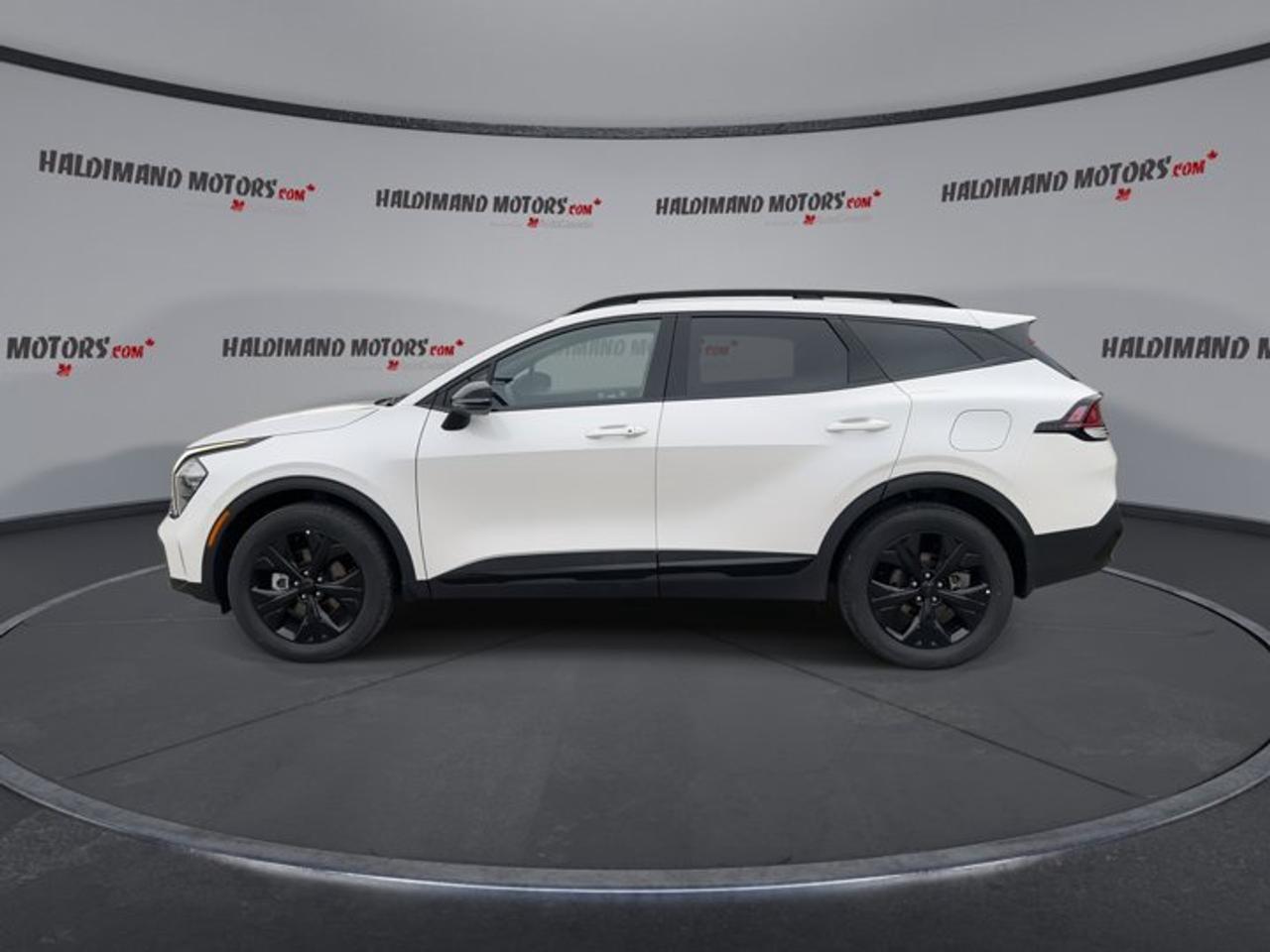 2025 Kia Sportage LX AWD | No Accidents | Leather Seats | Heated Steering Wheel Photo4