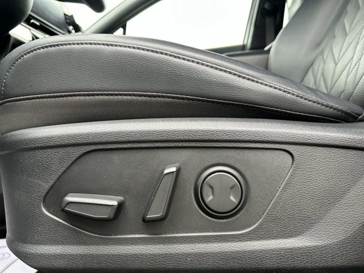 2025 Kia Sportage LX AWD | No Accidents | Leather Seats | Heated Steering Wheel Photo