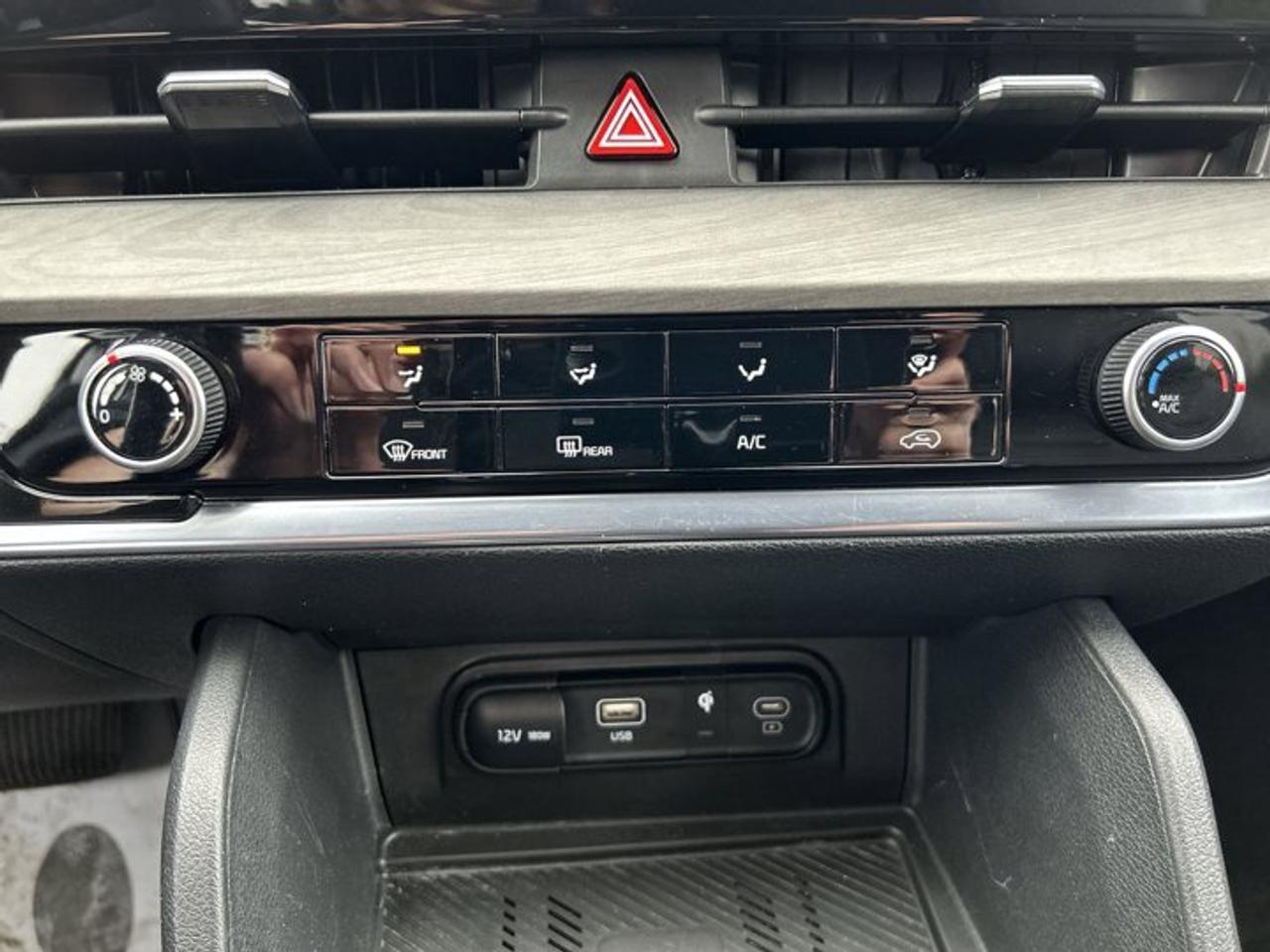 2025 Kia Sportage LX AWD | No Accidents | Leather Seats | Heated Steering Wheel Photo