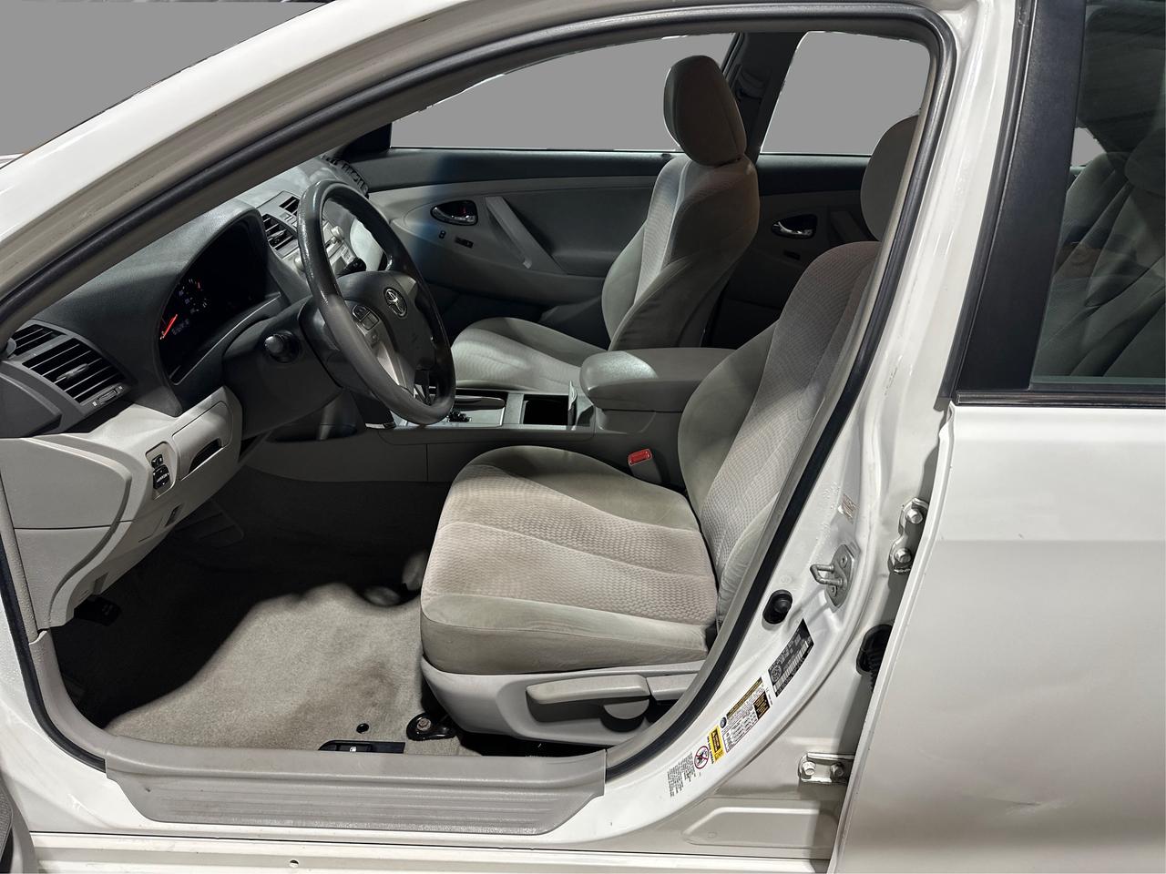 2010 Toyota Camry LE Photo