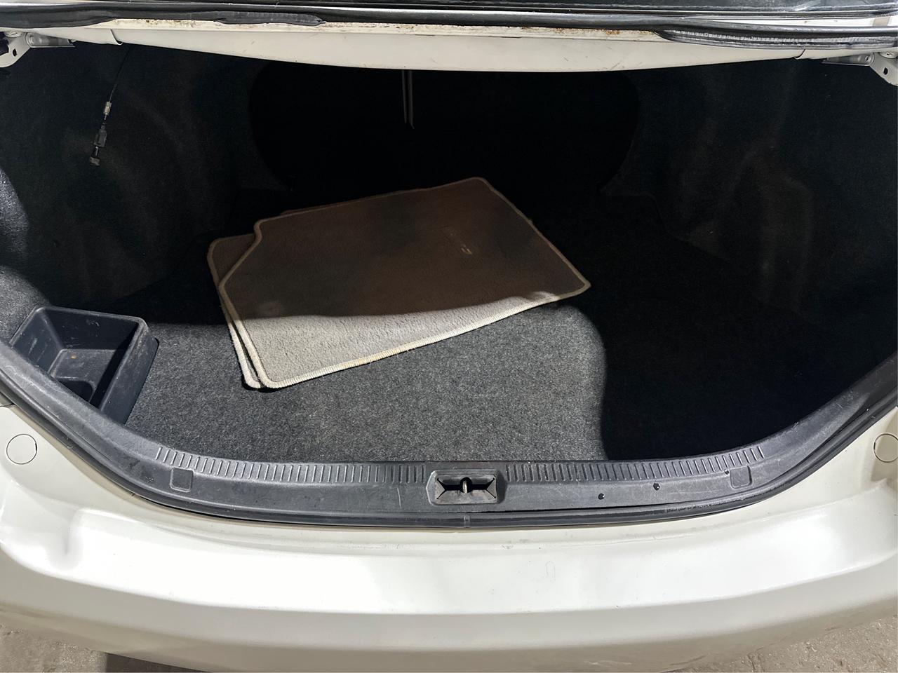 2010 Toyota Camry LE Photo