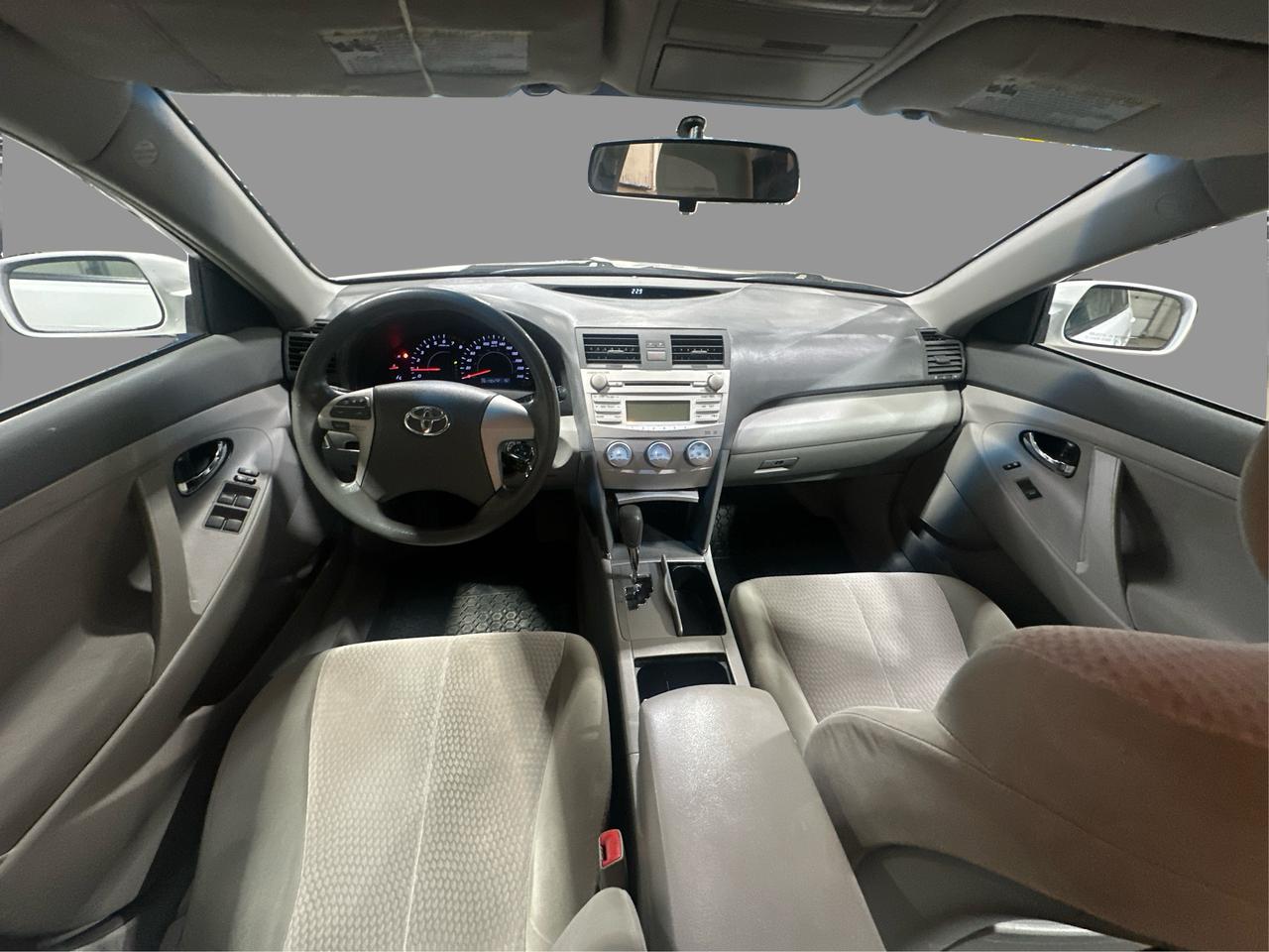 2010 Toyota Camry LE Photo