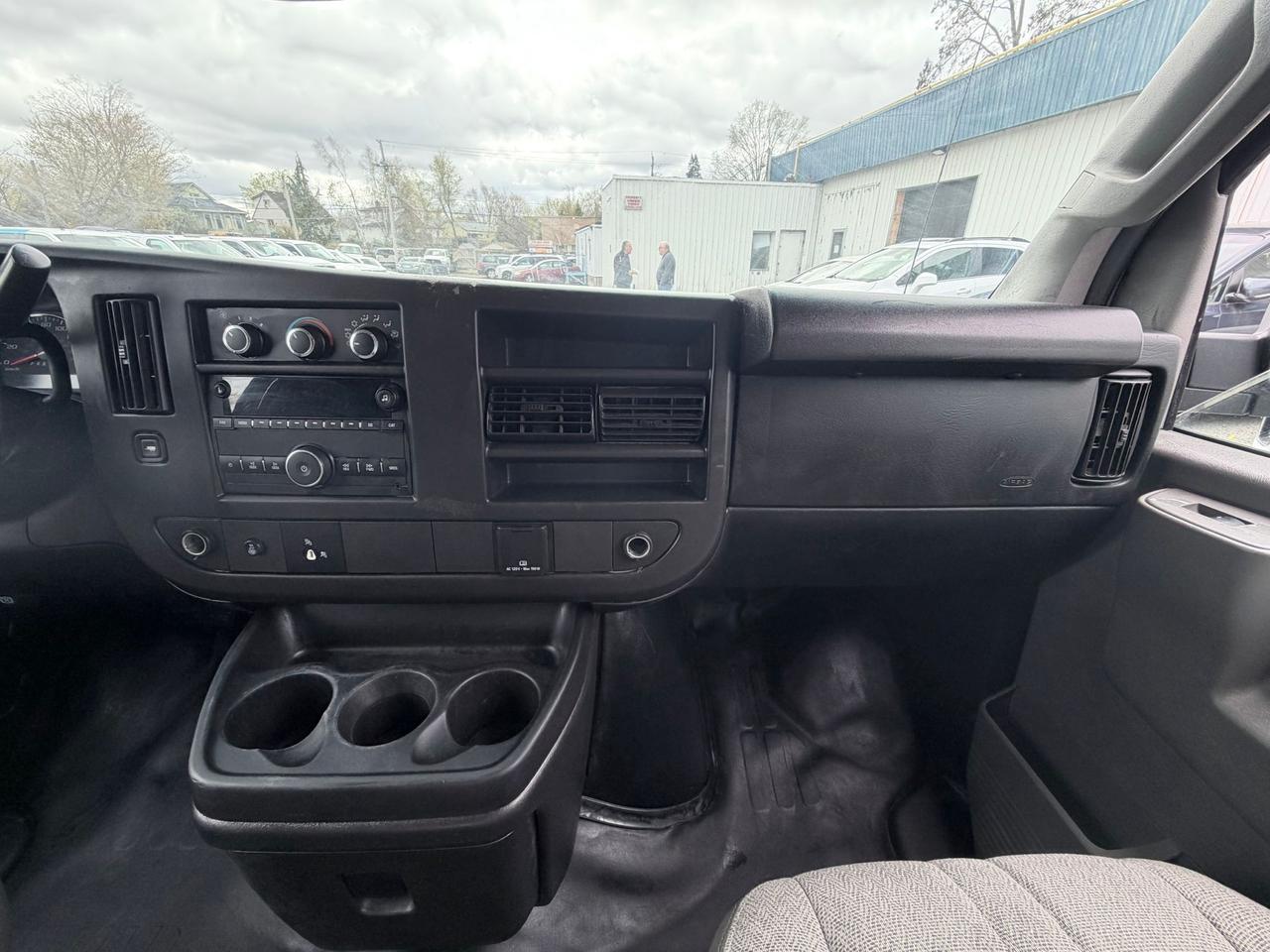 2017 GMC Savana RWD 2500 135" Photo
