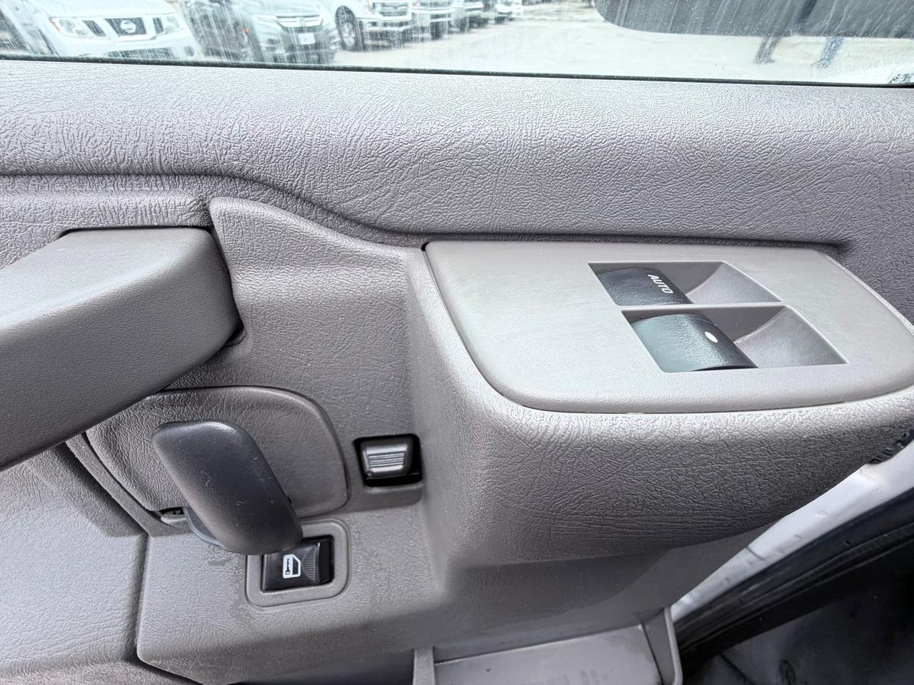2017 GMC Savana RWD 2500 135" Photo