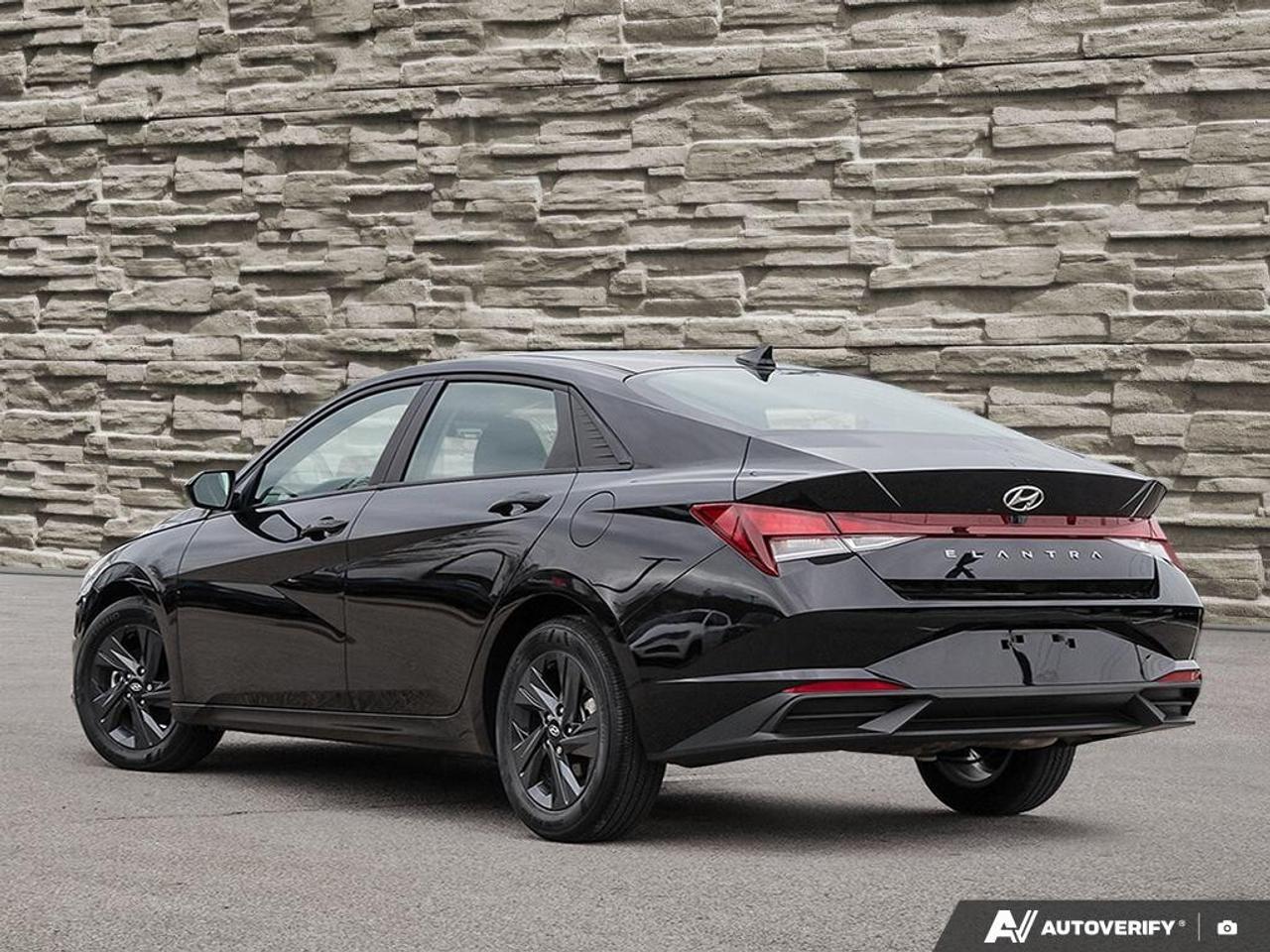 2022 Hyundai Elantra  Photo3