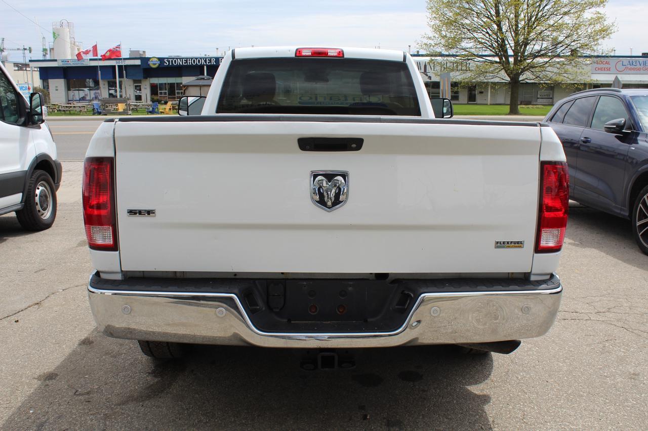 2017 RAM 1500 SLT 8ft LWB 2WD Pwr option Photo
