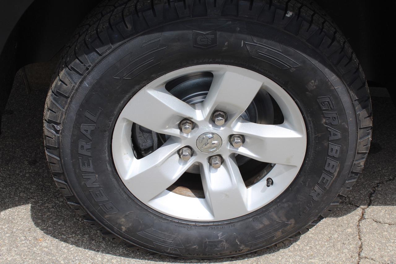 2017 RAM 1500 SLT 8ft LWB 2WD Pwr option Photo