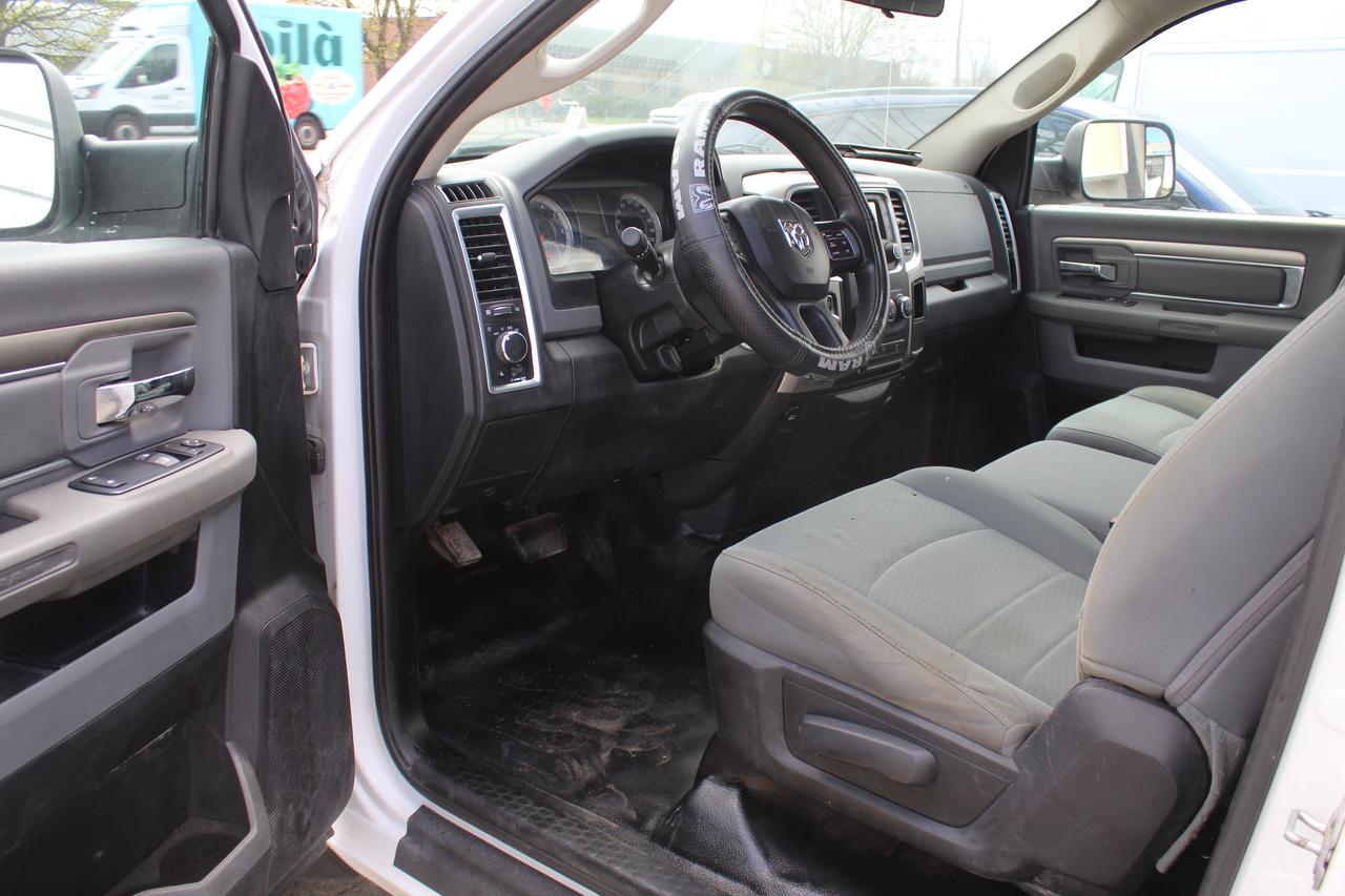 2017 RAM 1500 SLT 8ft LWB 2WD Pwr option Photo
