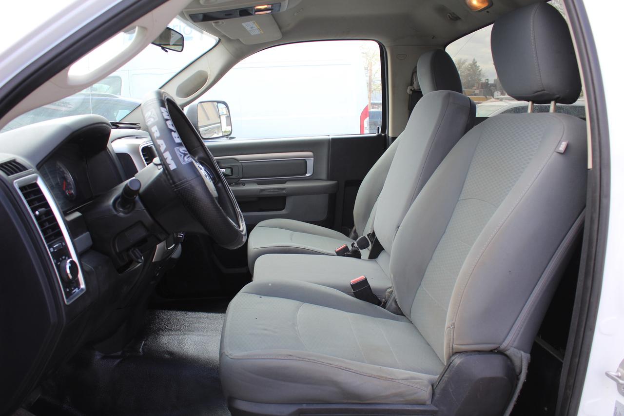 2017 RAM 1500 SLT 8ft LWB 2WD Pwr option Photo
