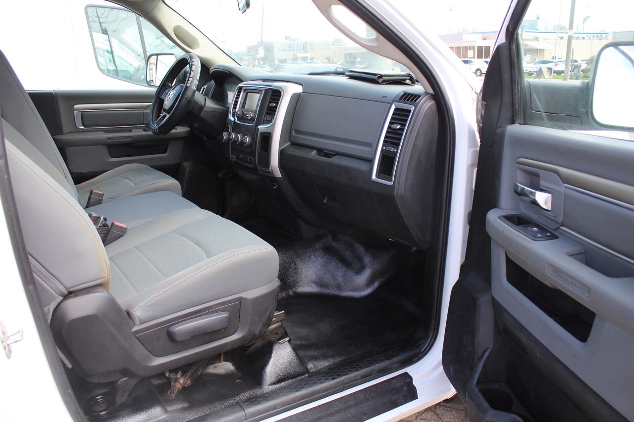 2017 RAM 1500 SLT 8ft LWB 2WD Pwr option Photo