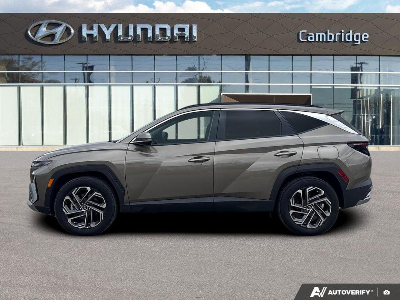 2025 Hyundai Tucson Hybrid Ultimate   NO ACCIDENTS   ONE OWNER   6.7L/100KM Photo