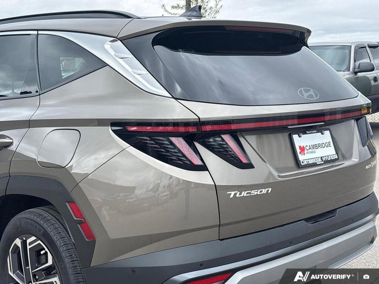 2025 Hyundai Tucson Hybrid Ultimate   NO ACCIDENTS   ONE OWNER   6.7L/100KM Photo