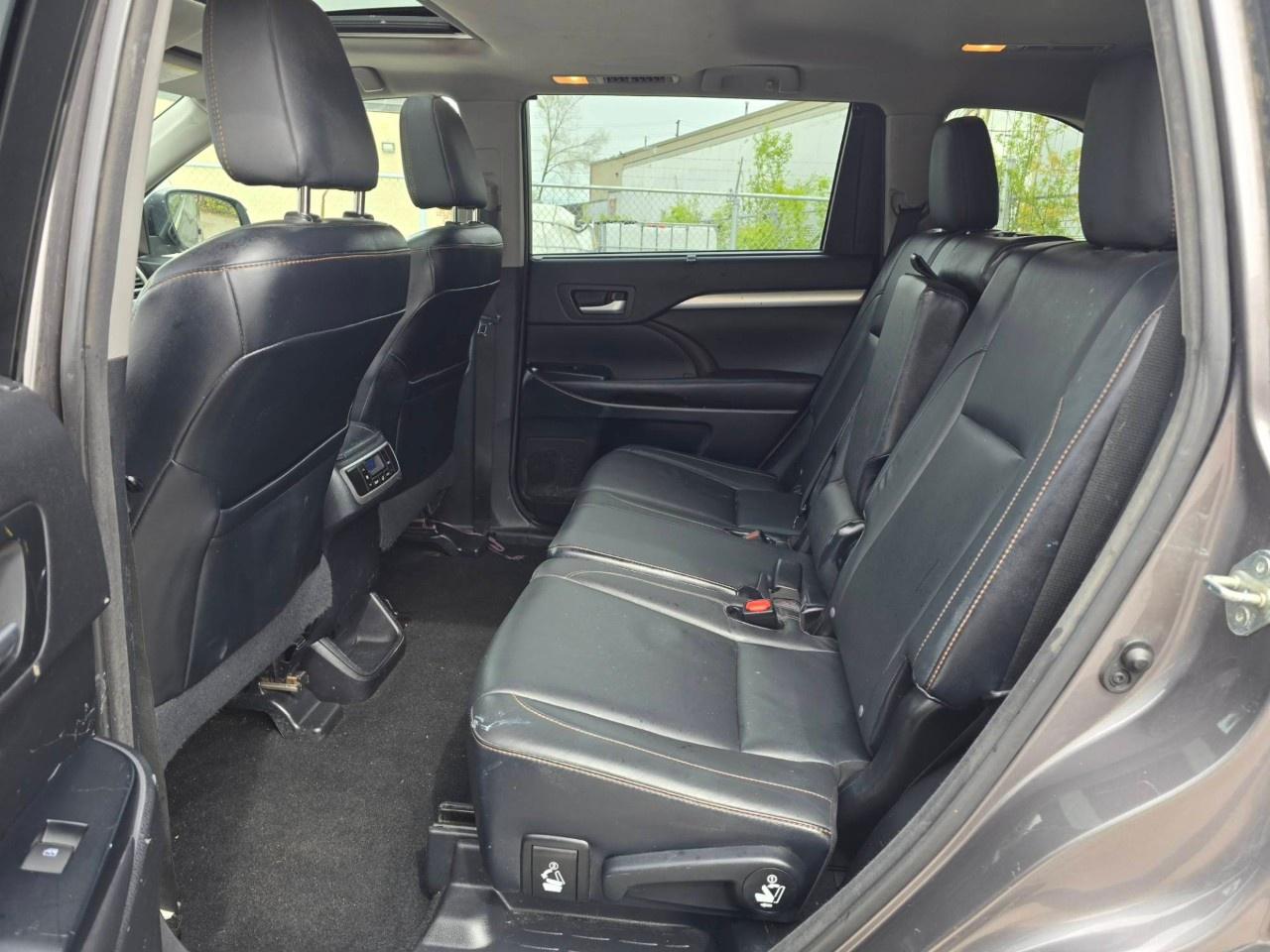2015 Toyota Highlander AWD 4DR XLE Photo