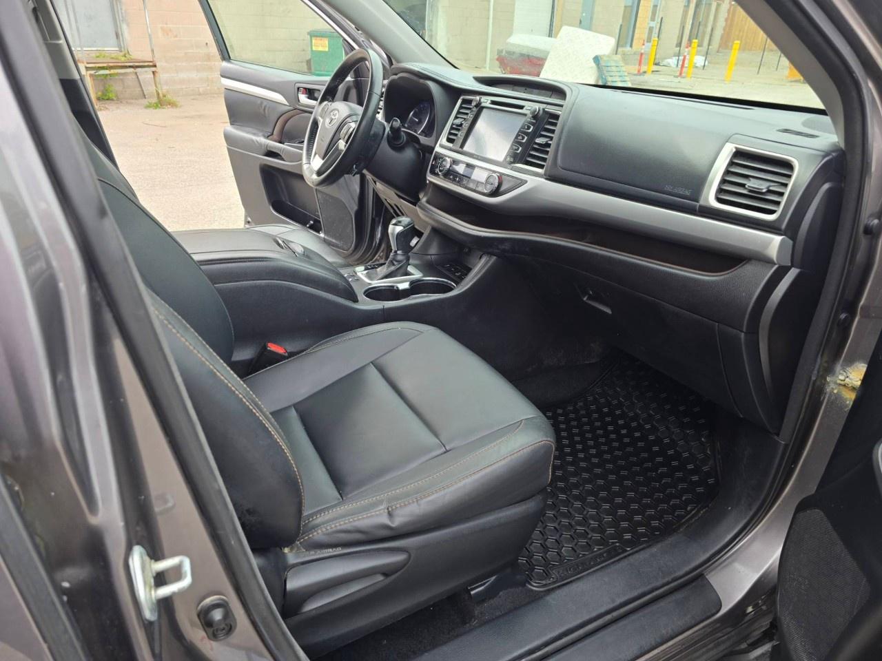 2015 Toyota Highlander AWD 4DR XLE Photo