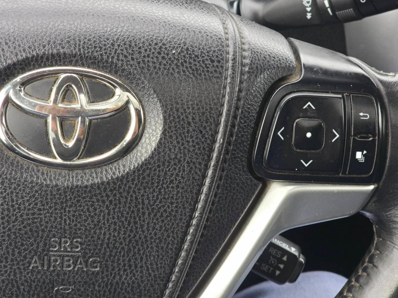 2015 Toyota Highlander AWD 4DR XLE Photo
