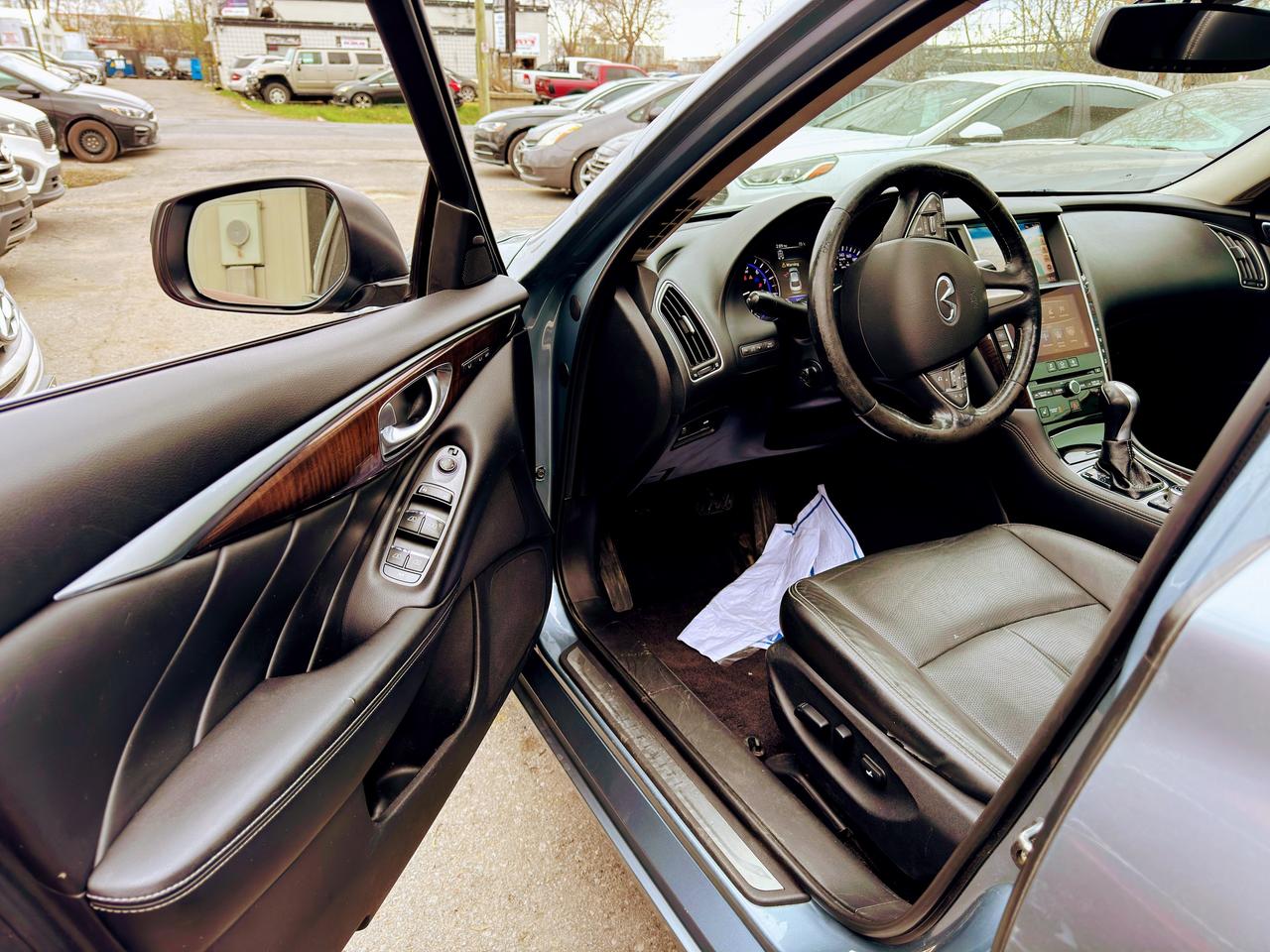 2016 Infiniti Q50 Premium Photo