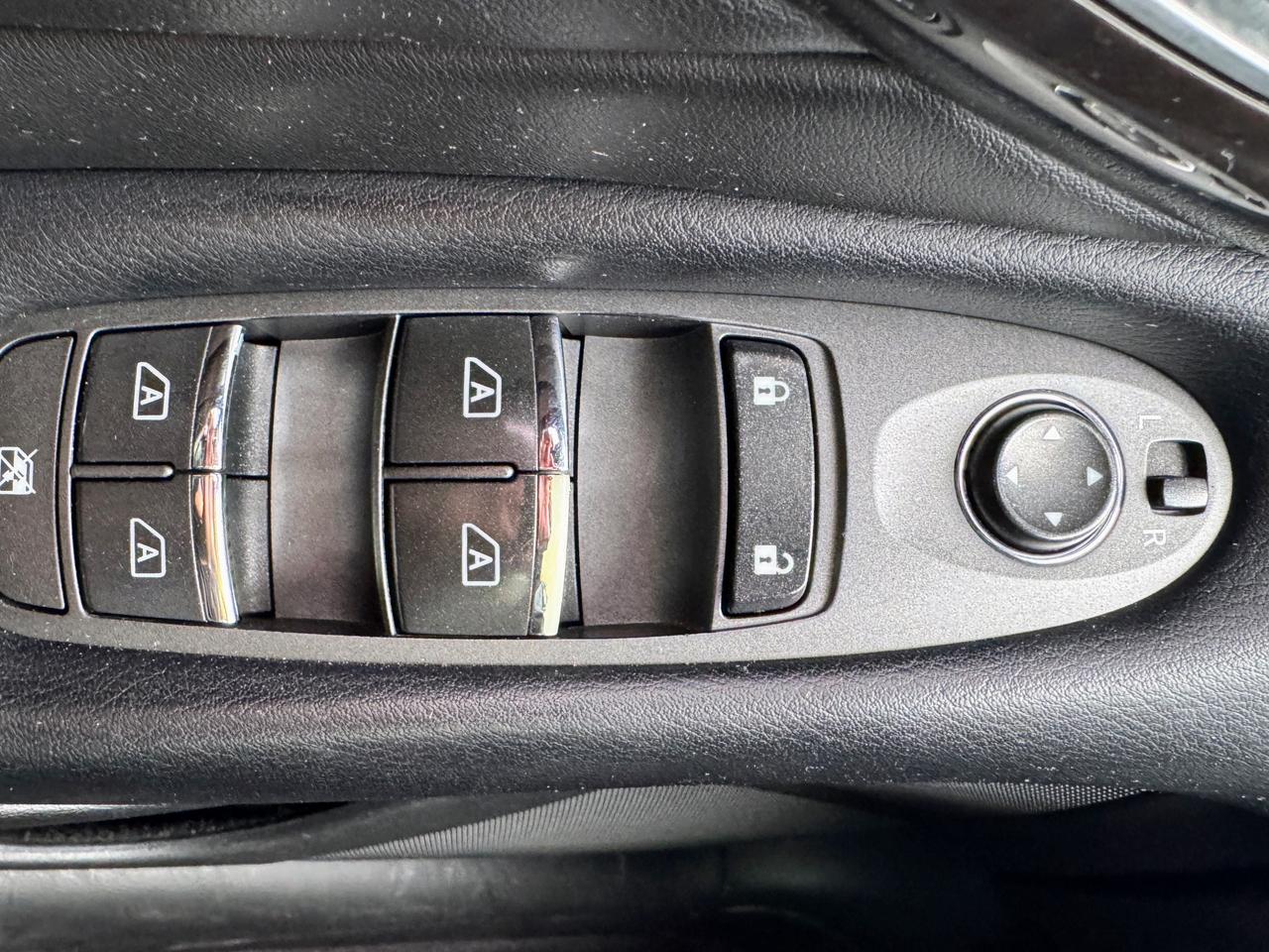 2016 Infiniti Q50 Premium Photo