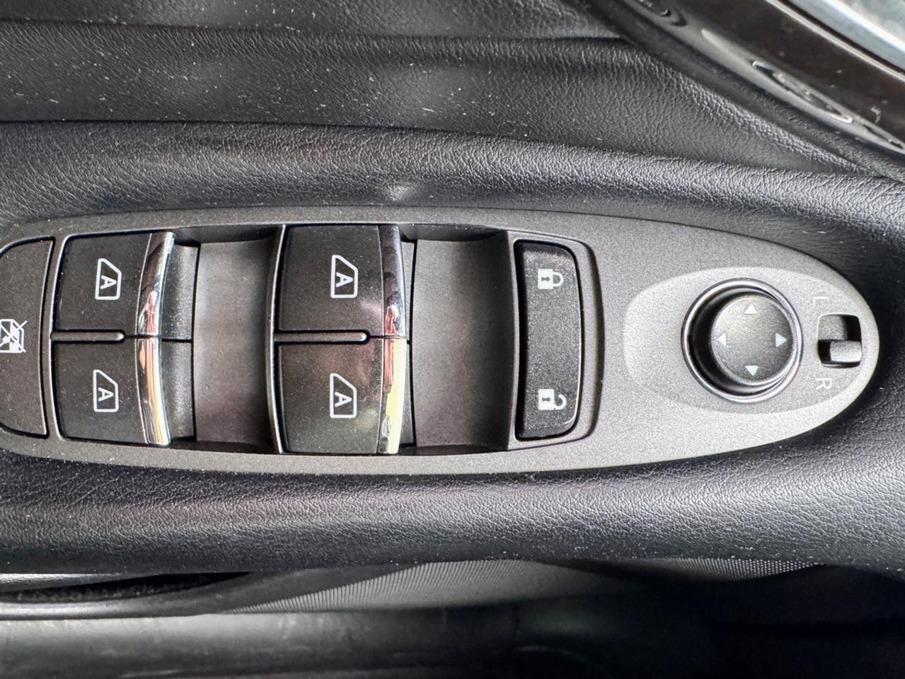 2016 Infiniti Q50 Premium Photo