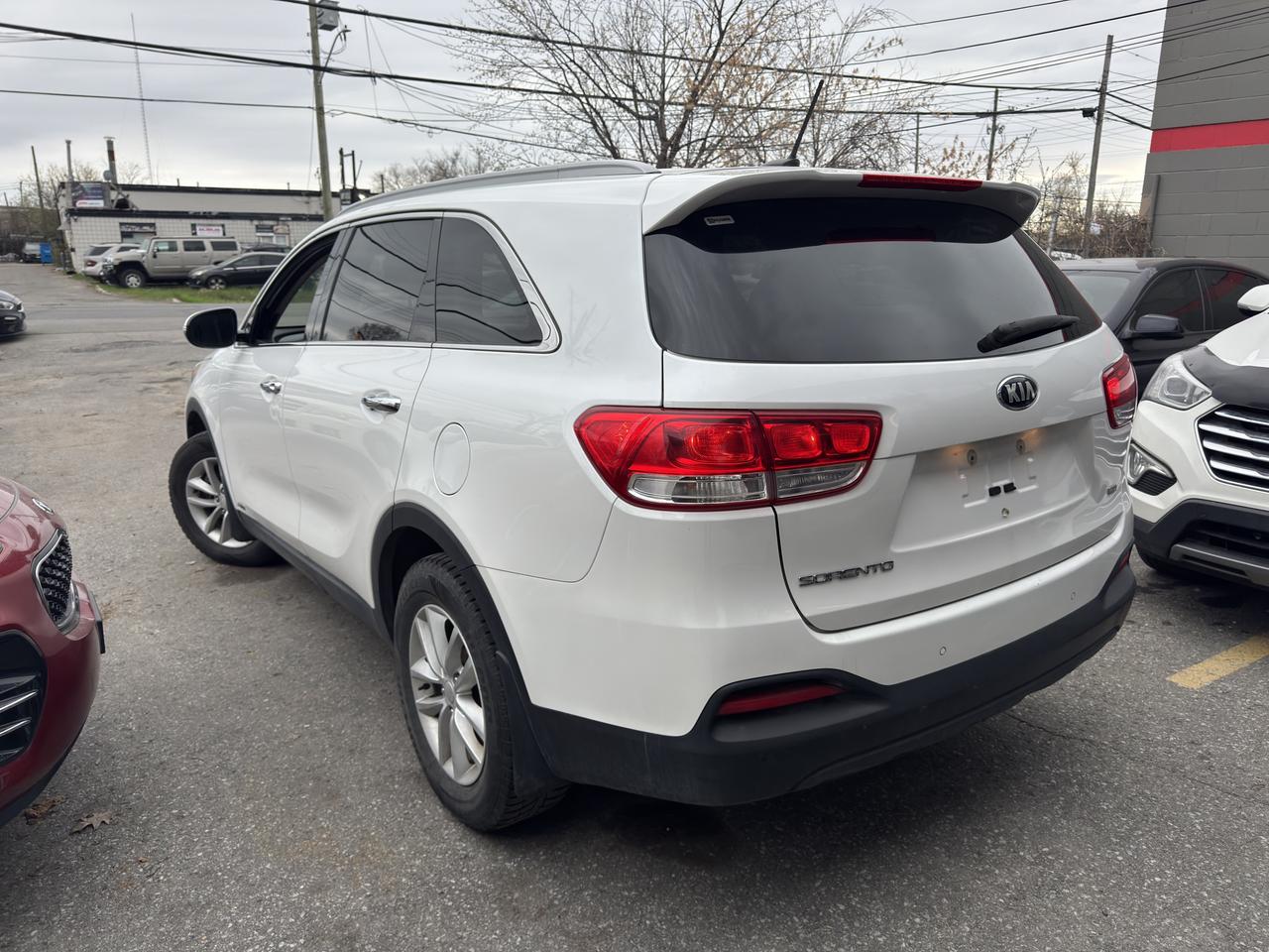 2017 Kia Sorento LX Photo