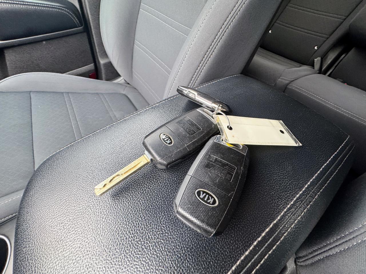 2017 Kia Sorento LX Photo