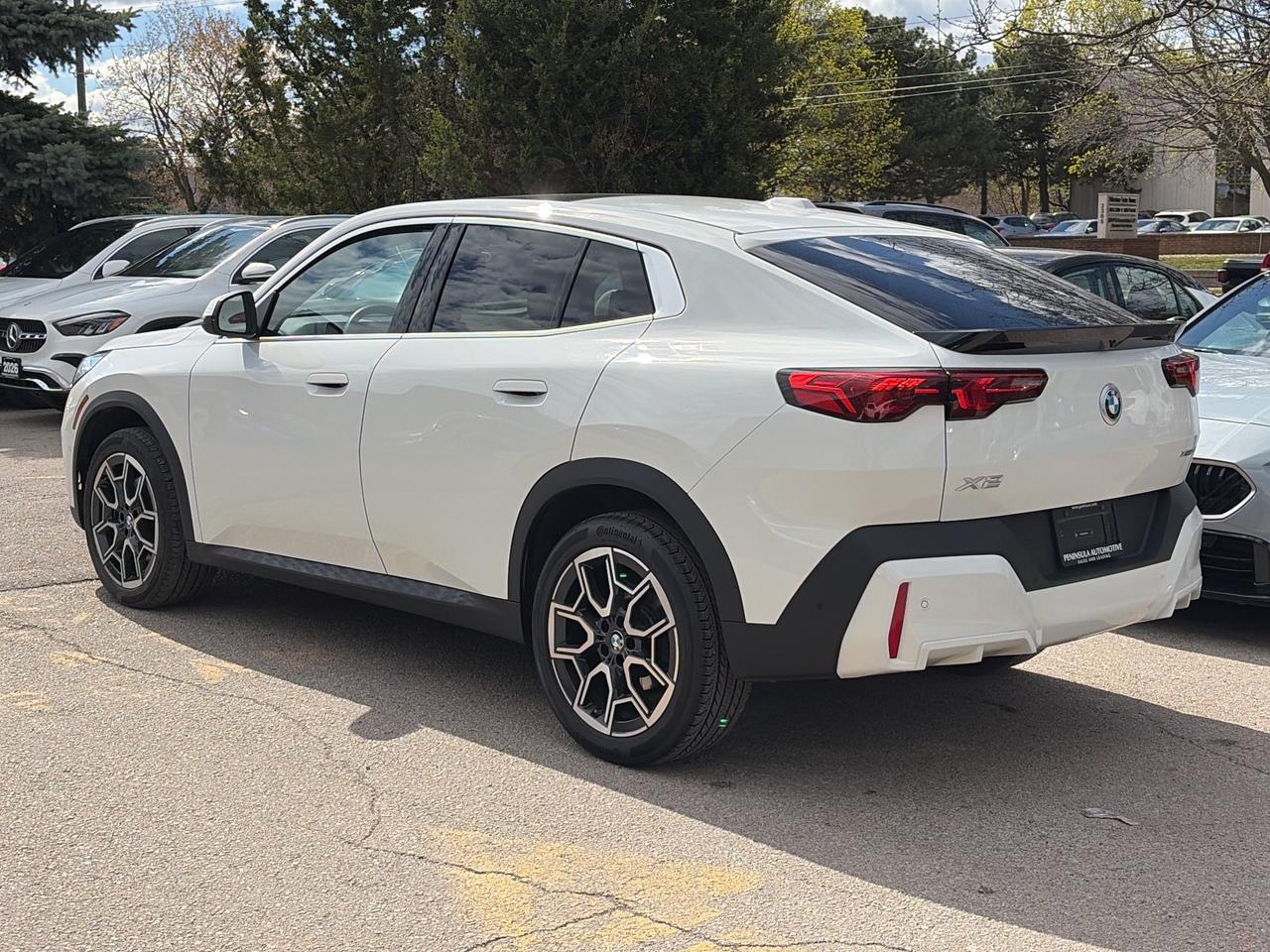 2025 BMW X2 PANOROOF, CARPLAY,ANDROID AUTO, REMOTE START, NAVI Photo3