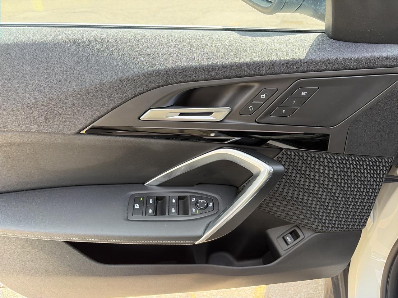 2025 BMW X2 PANOROOF, CARPLAY,ANDROID AUTO, REMOTE START, NAVI Photo