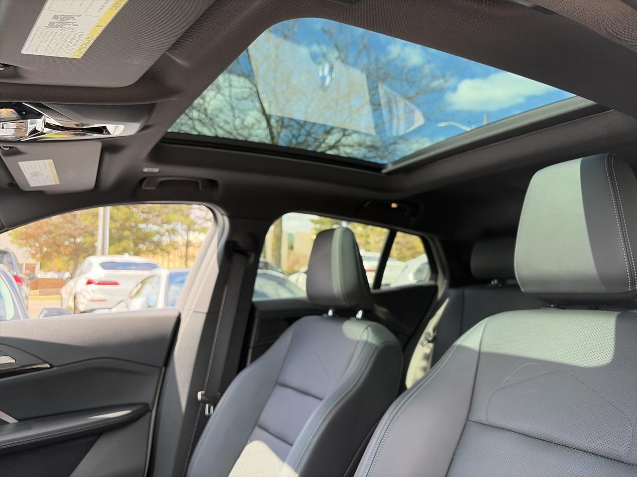 2025 BMW X2 PANOROOF, CARPLAY,ANDROID AUTO, REMOTE START, NAVI Photo