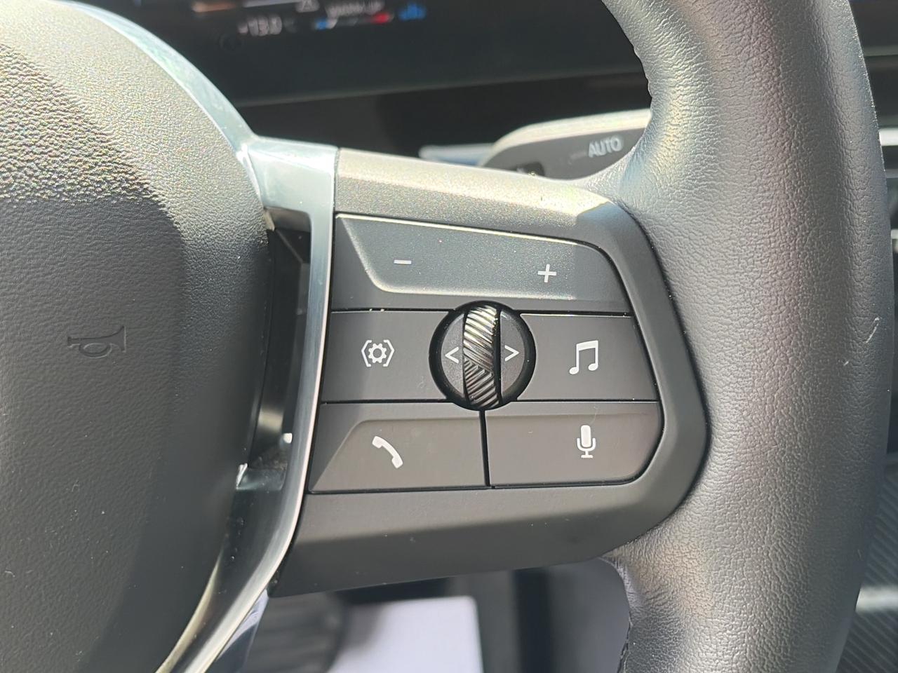2025 BMW X2 PANOROOF, CARPLAY,ANDROID AUTO, REMOTE START, NAVI Photo