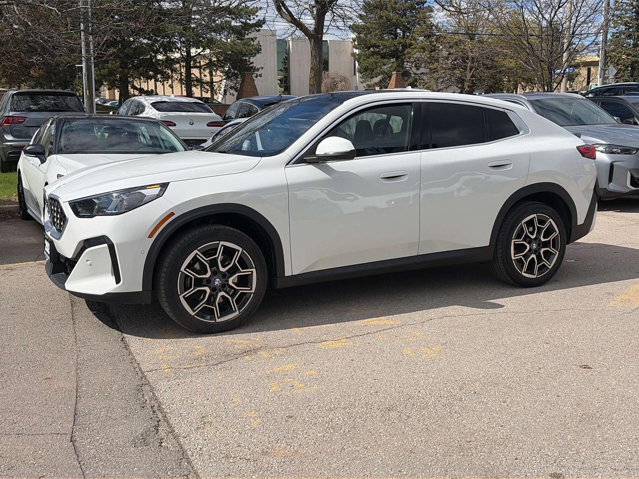 2025 BMW X2 PANOROOF, CARPLAY,ANDROID AUTO, REMOTE START, NAVI Photo