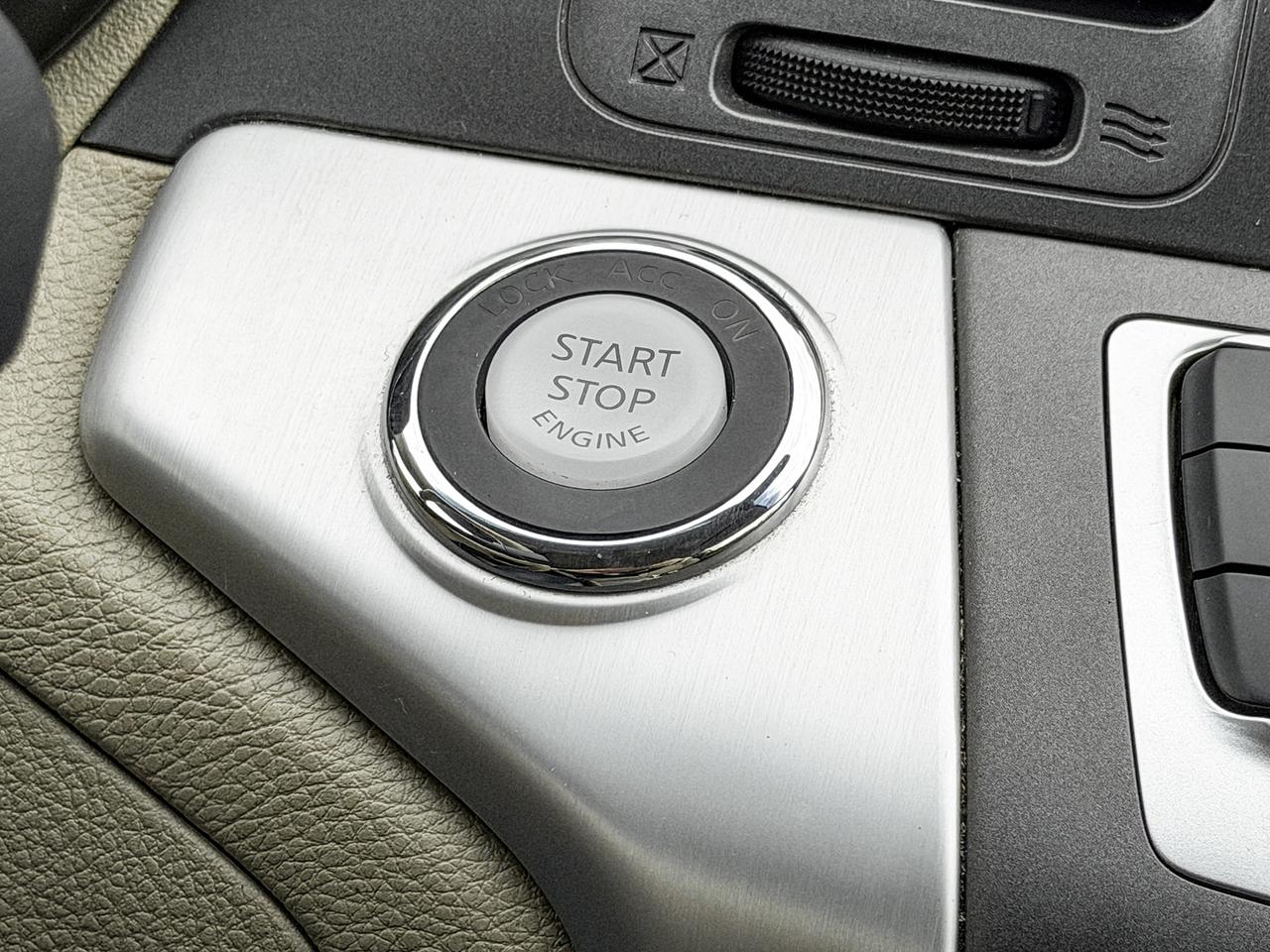 2013 Nissan Murano SL Photo