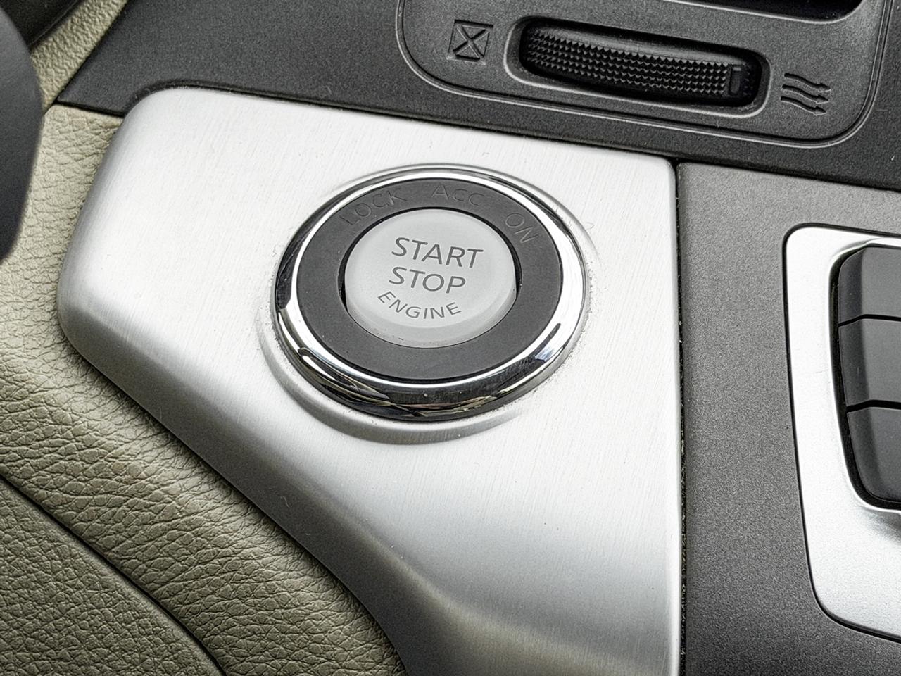 2013 Nissan Murano SL Photo
