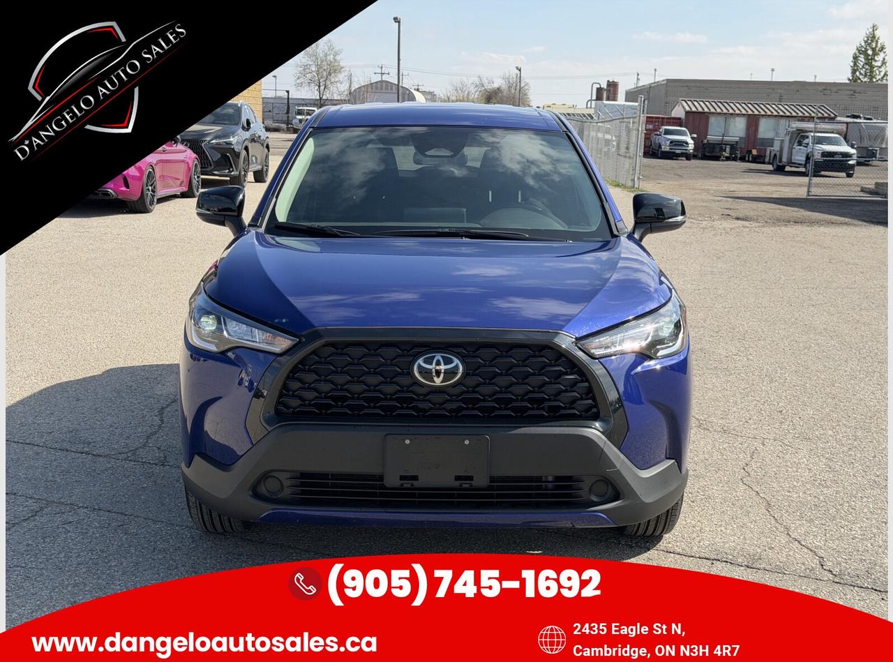 2025 Toyota Corolla Cross LE Photo