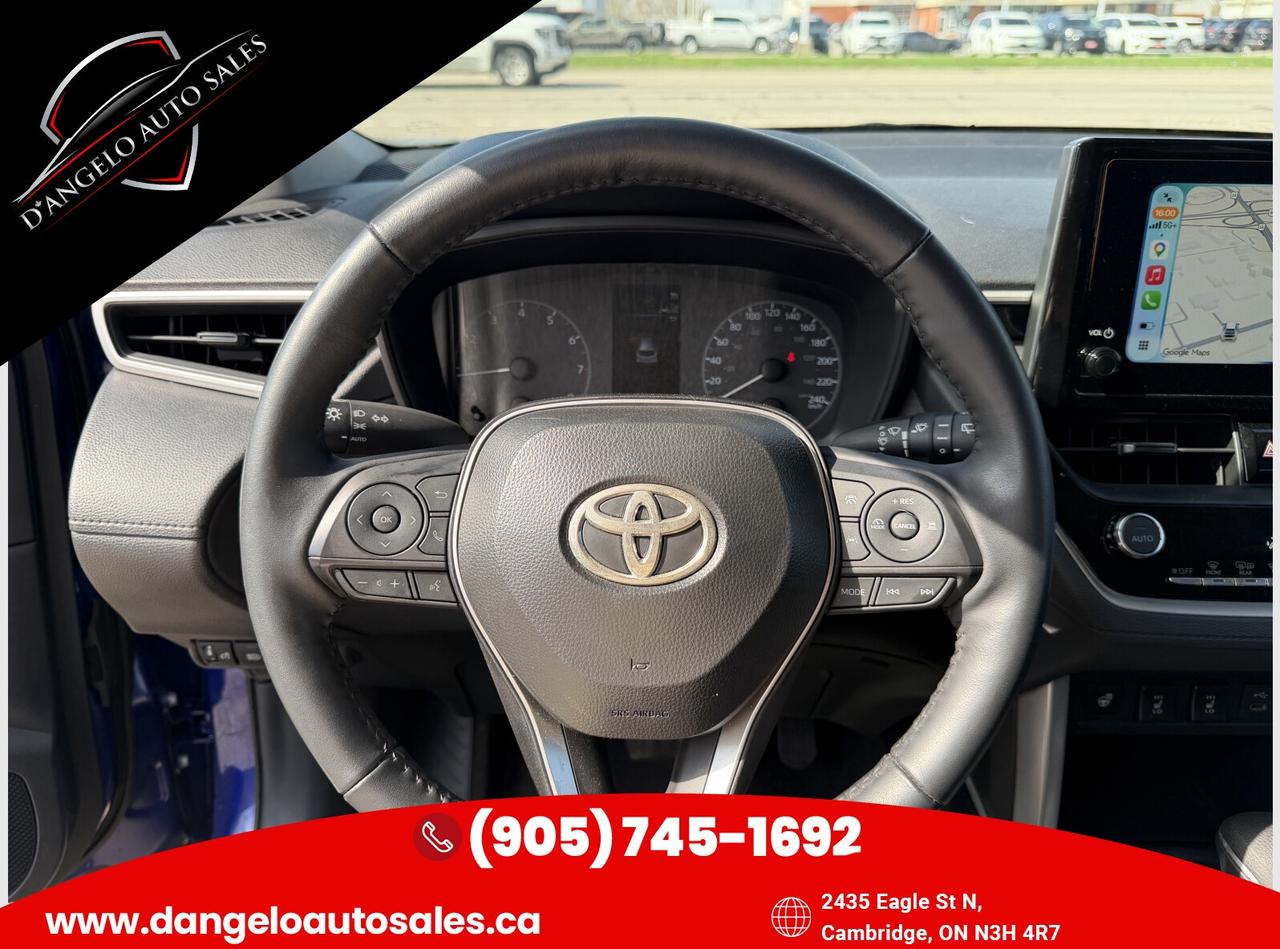 2025 Toyota Corolla Cross LE Photo