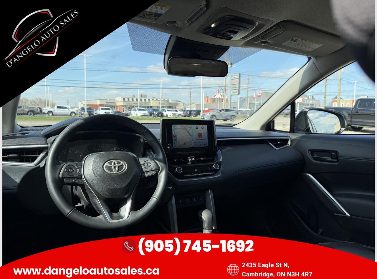 2025 Toyota Corolla Cross LE Photo