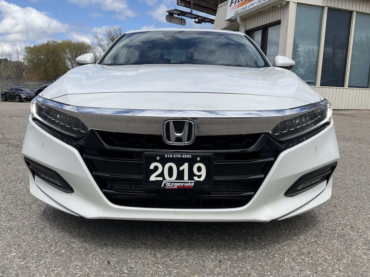 2019 Honda Accord Touring 2.0T - LTHR! NAV! BACK-UP CAM! BSM! SUNROO Photo