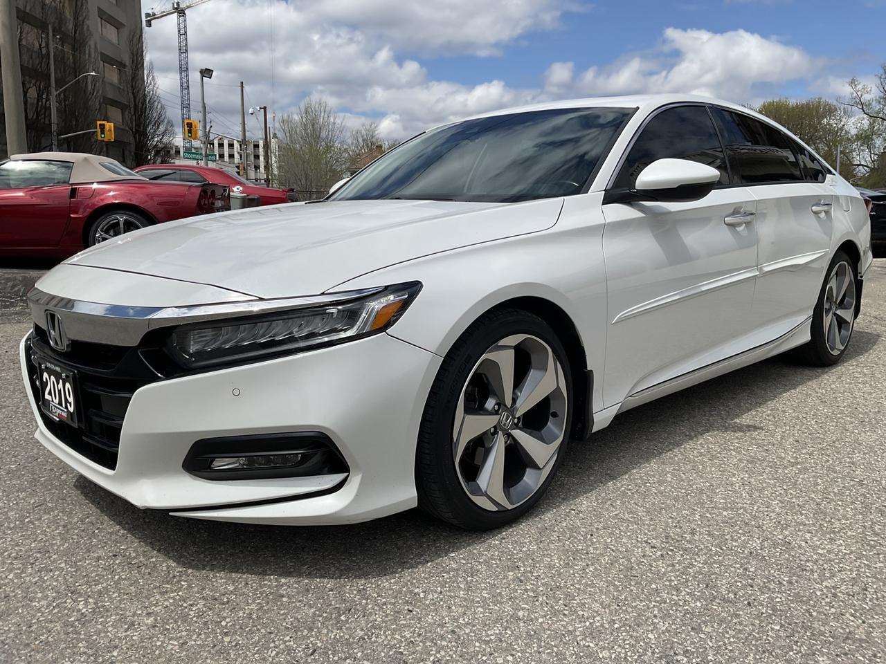 2019 Honda Accord Touring 2.0T - LTHR! NAV! BACK-UP CAM! BSM! SUNROO Photo