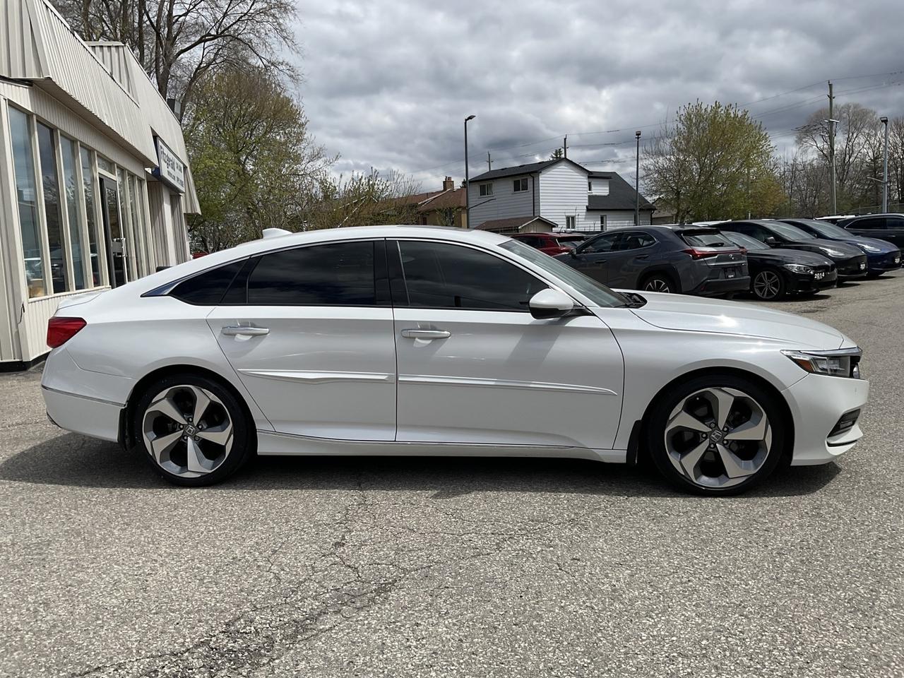 2019 Honda Accord Touring 2.0T - LTHR! NAV! BACK-UP CAM! BSM! SUNROO Photo