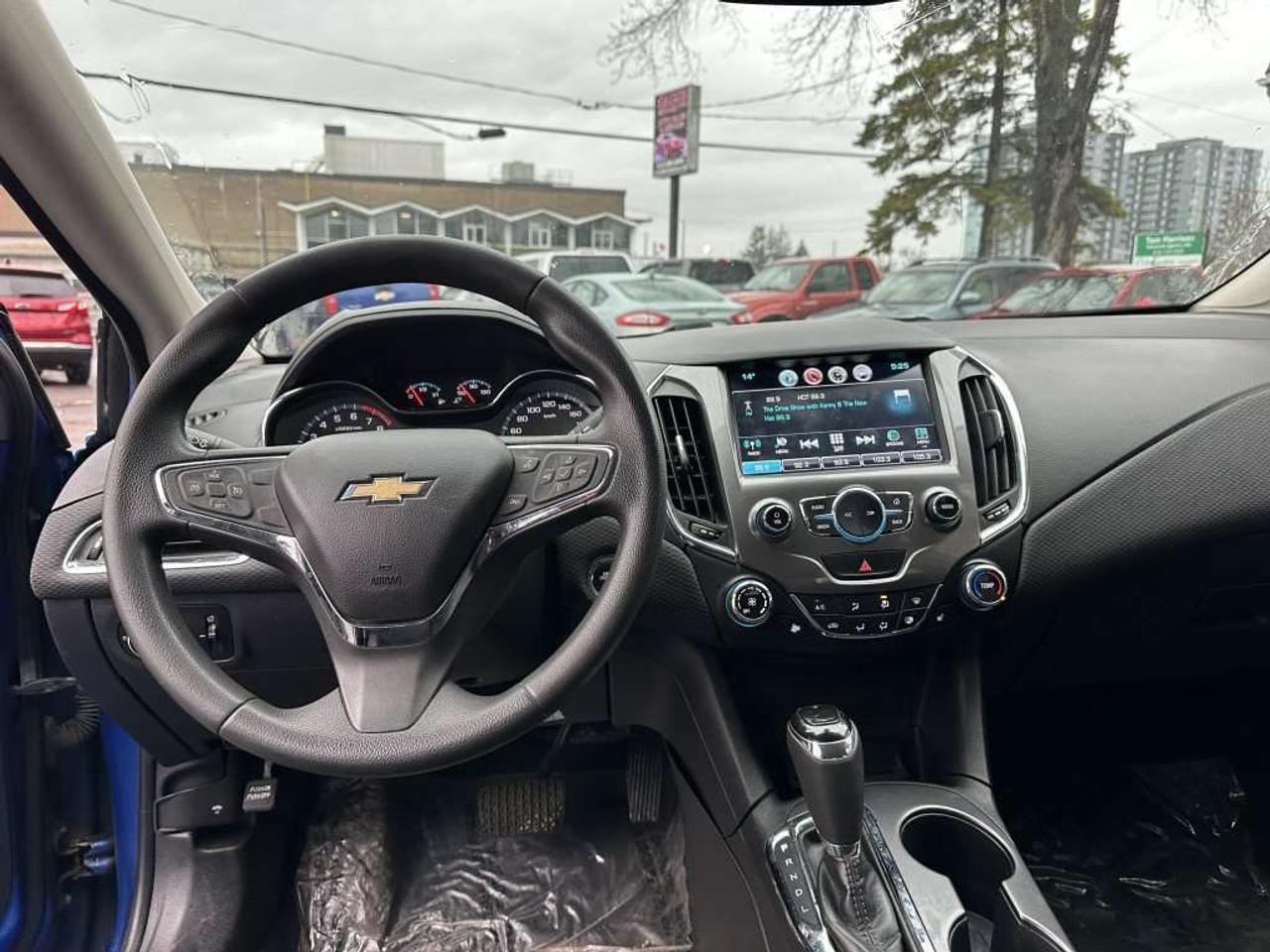 2017 Chevrolet Cruze LT Photo